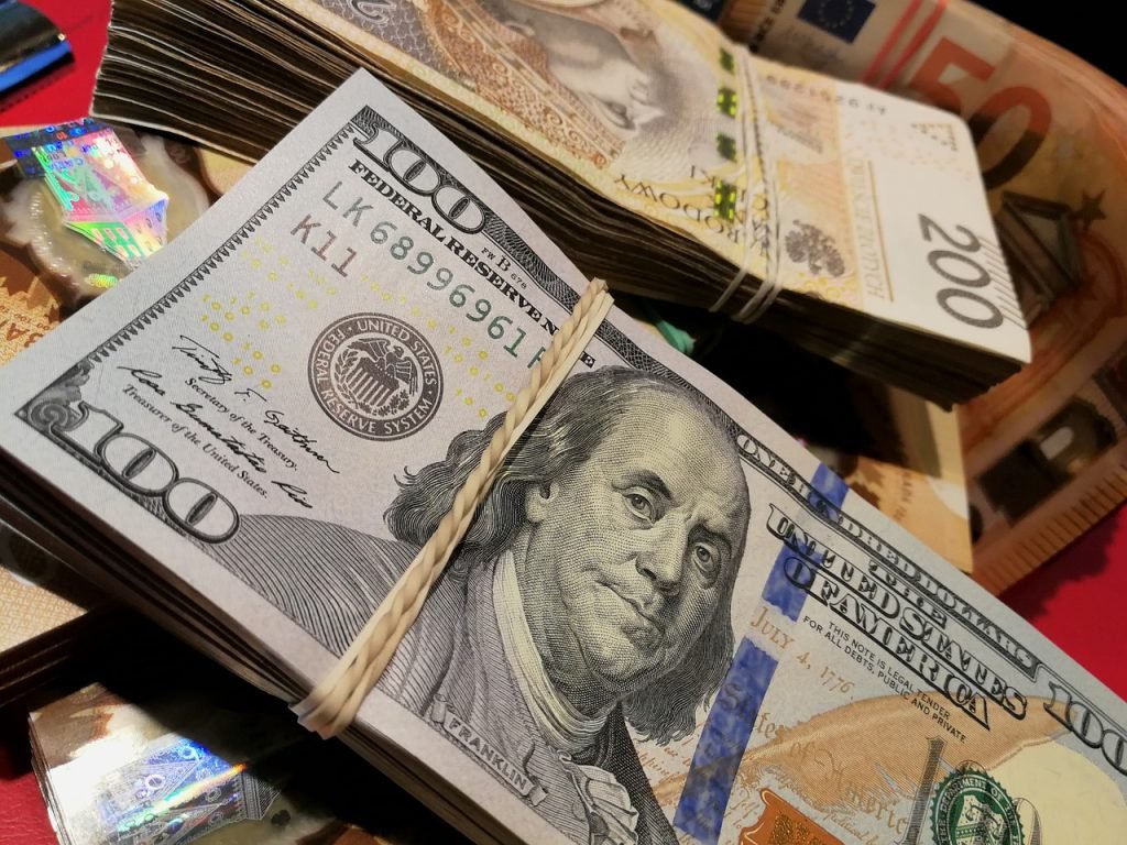 Compare personal loans and credit cards with MoneyGeek